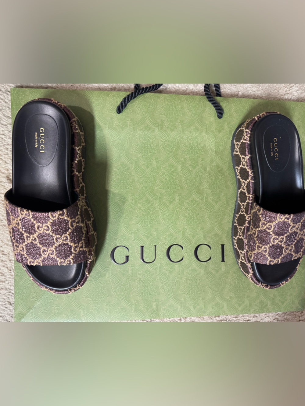 Gucci 💯% Authentic chunky GG Canvas Slide Mules with Black Footbed - Size 37 1/2 - Picture 3 of 11